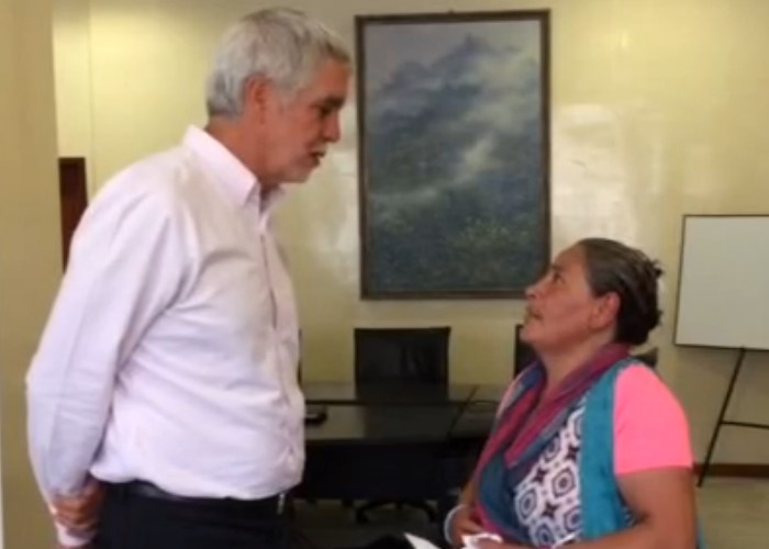 La vendedora de tintos que enfrentó a Peñalosa fue recibida en el Palacio de Liévano