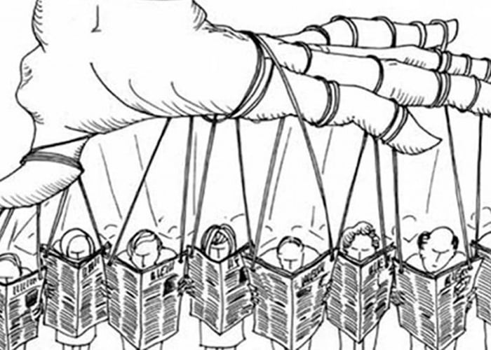 Día de los periodistas: Periodismo, política y negocios