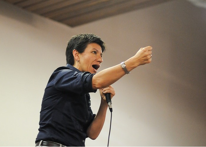 Los descaches de la senadora Claudia López