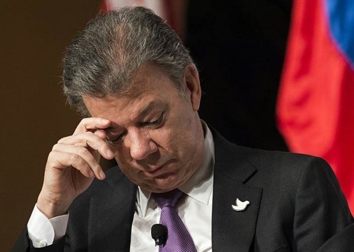 Se desploma la imagen del presidente Santos