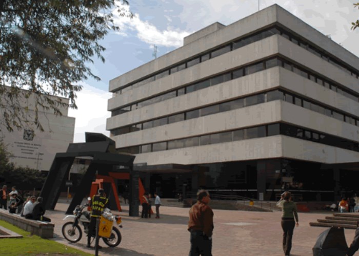 Caen los cobros ilegales en la secretarías de Educación y Hacienda de Bogotá