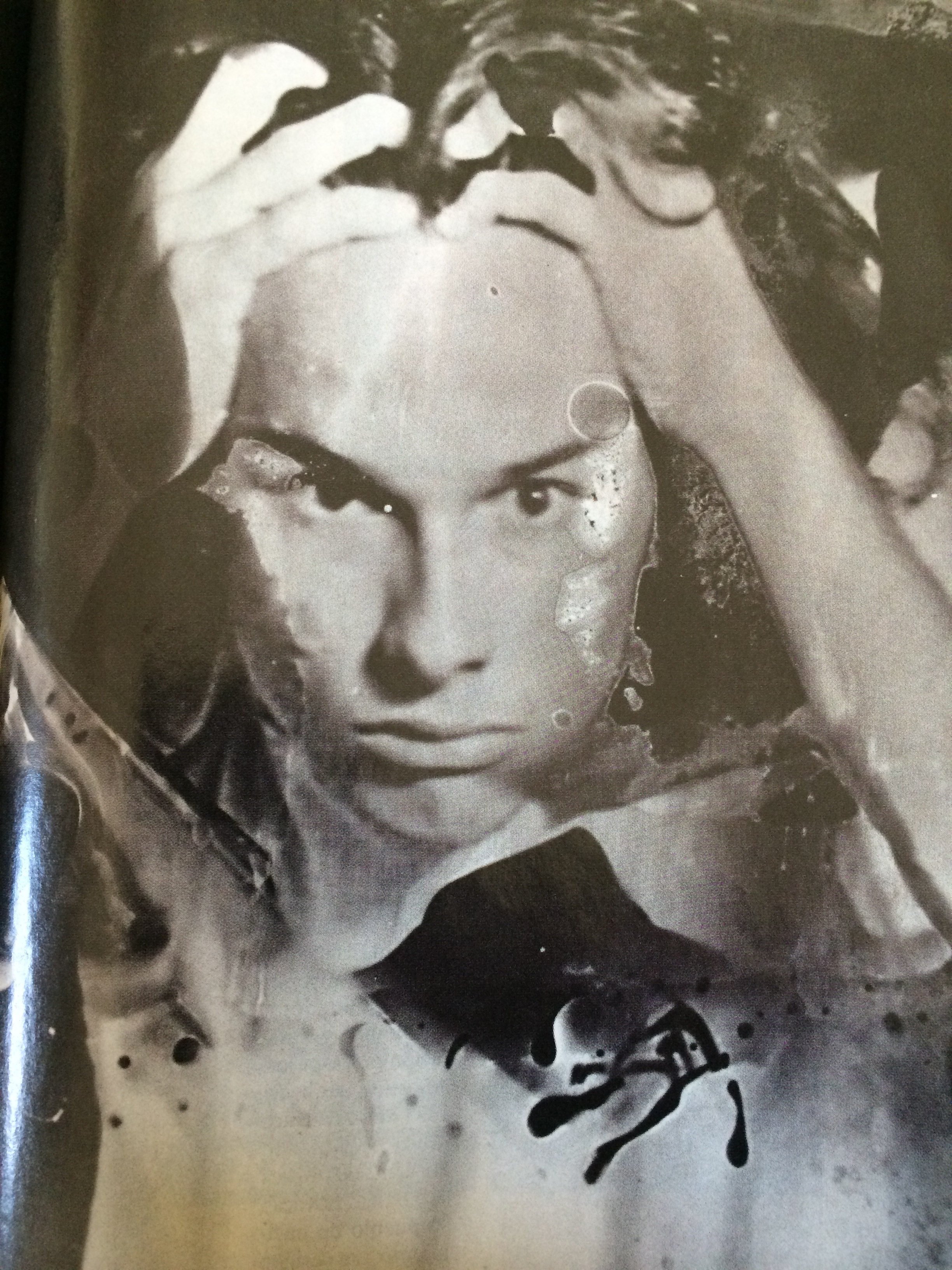 ¿Por qué Andrés Caicedo tiene esta mirada desesperada?