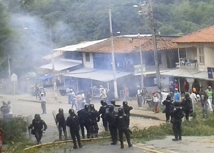 ESMAD arremete contra afros del Cauca