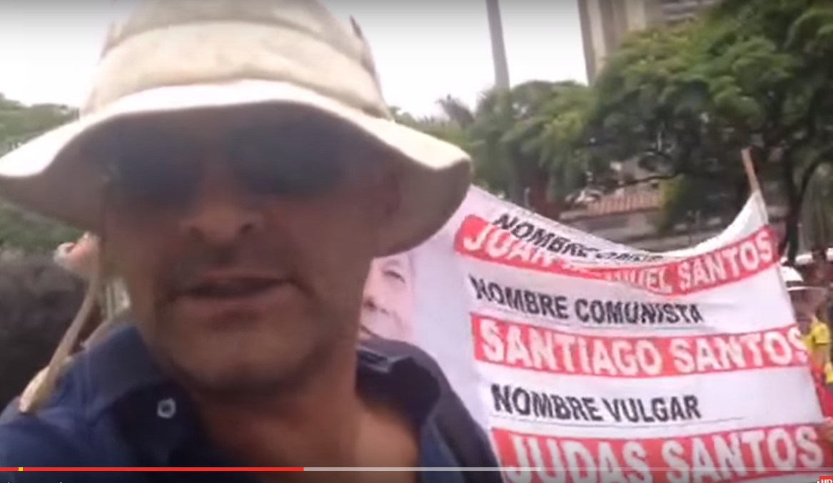 El uribismo se quita leyendo