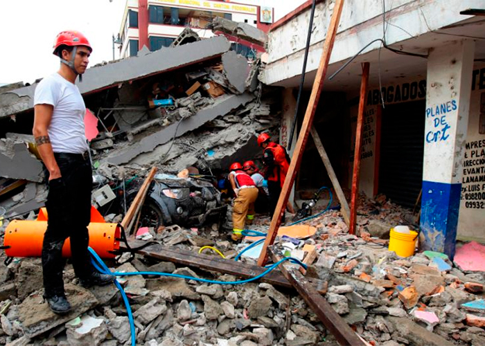 Pedernales, el pueblo que se comió la tierra