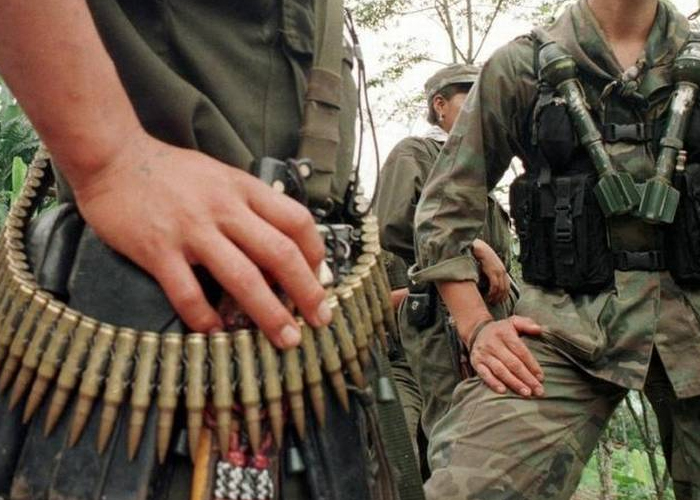 Trabajar para pagar la 'vacuna' a las FARC