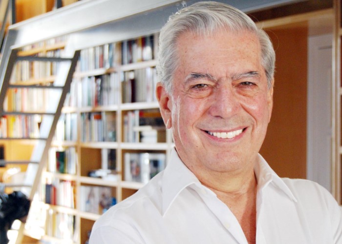 Vargas Llosa: el nobel que es portada de las revistas del corazón