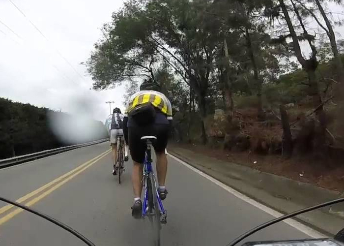 Los ciclistas en la vía Bogotá- La Calera