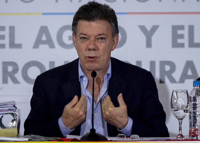 Santos no tiene autoridad moral para hablar de corrupción