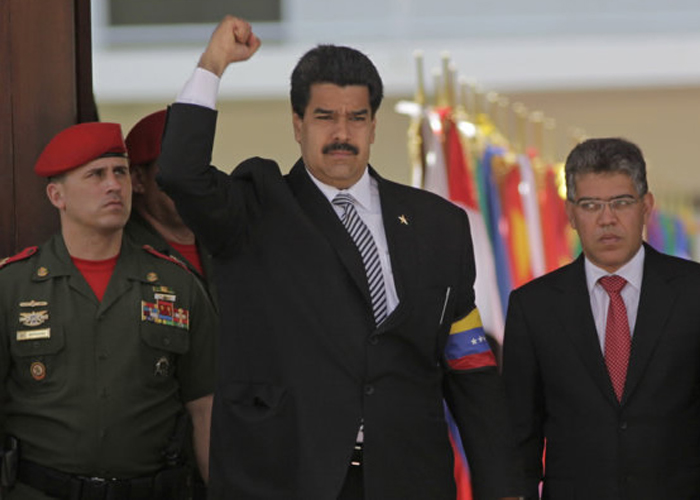 El Presidencialismo es autoritario y monárquico