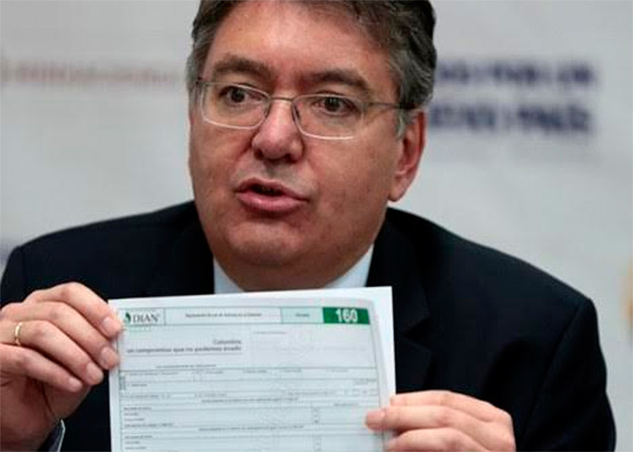 Desfile de abogados colombianos a Panamá para salirle al paso a la DIAN