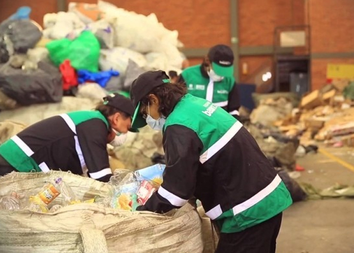 Clasismo en Semana por la nota 'Algo huele mal en el pago a recicladores en Bogotá'