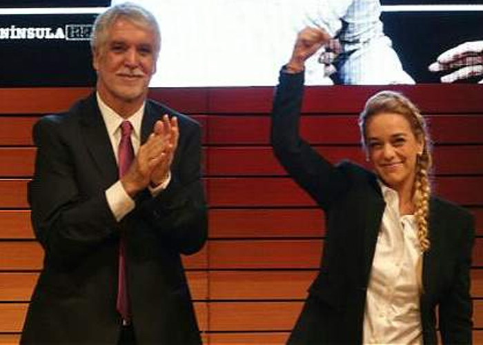 ¿El alcalde Peñalosa viola la Constitución por acto con Lilian Tintori?
