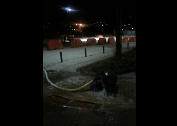 Derroche de agua por construcción de obra Parques del Río en Medellín