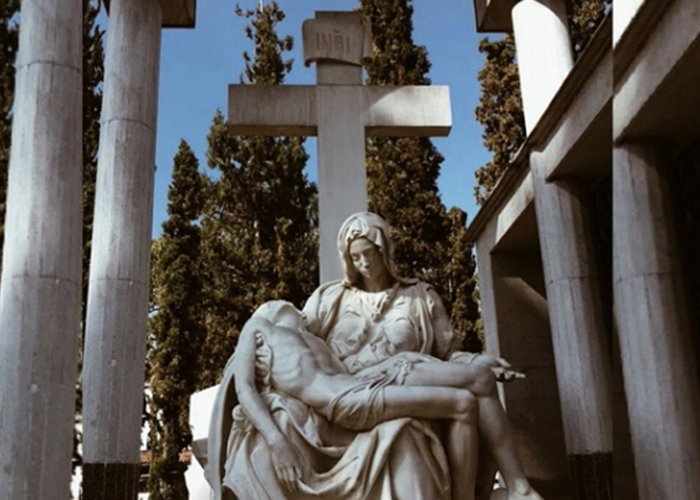 Camino al Camposanto