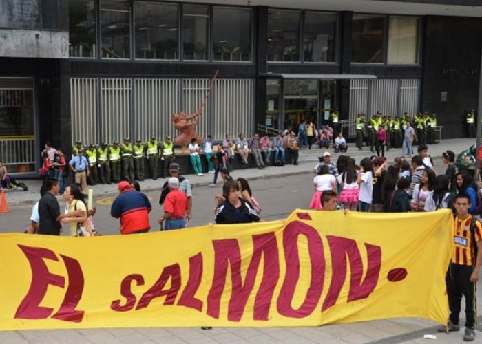 Revista El Salmón conmemora 16 años en la dirección contraria