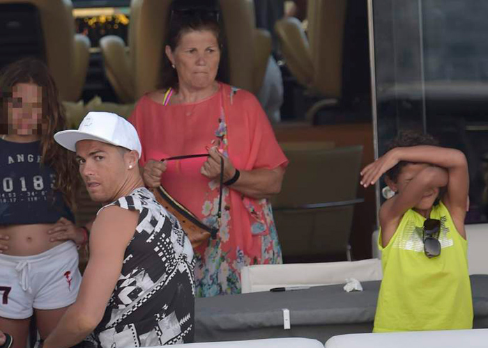 Fotos: Cristiano Ronaldo, de padre 'desalmado' al más consentidor del mundo