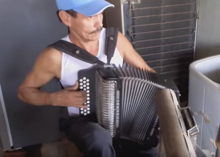 Video: el verdadero hombre orquesta vive en San Carlos, Córdoba