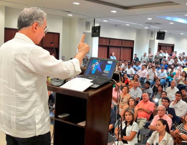 Uribe arranca la pedagogía del No en Santa Marta