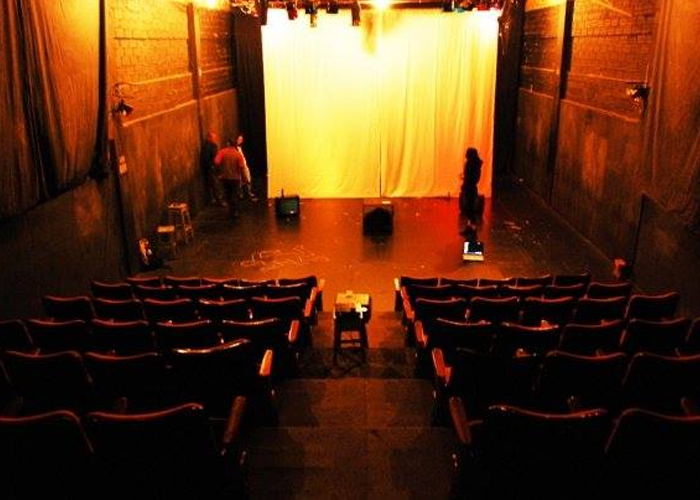 ¡Alto, somos más de cien!