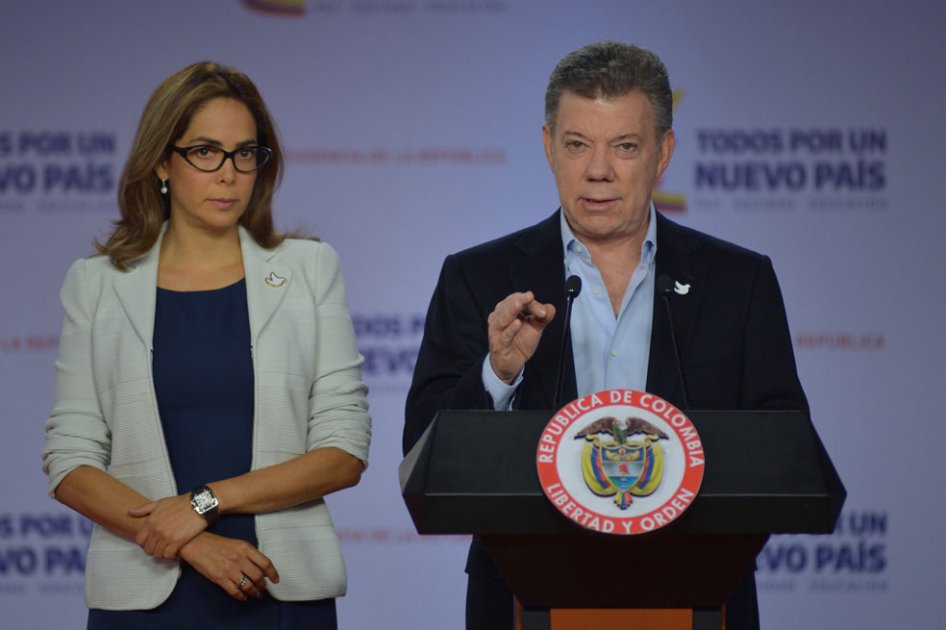 ¿A Santos le dio miedo la presión uribista y sacó a Gina Parody del MinEducación?