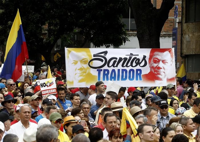 No todos los opositores al proceso de paz son borregos de Uribe