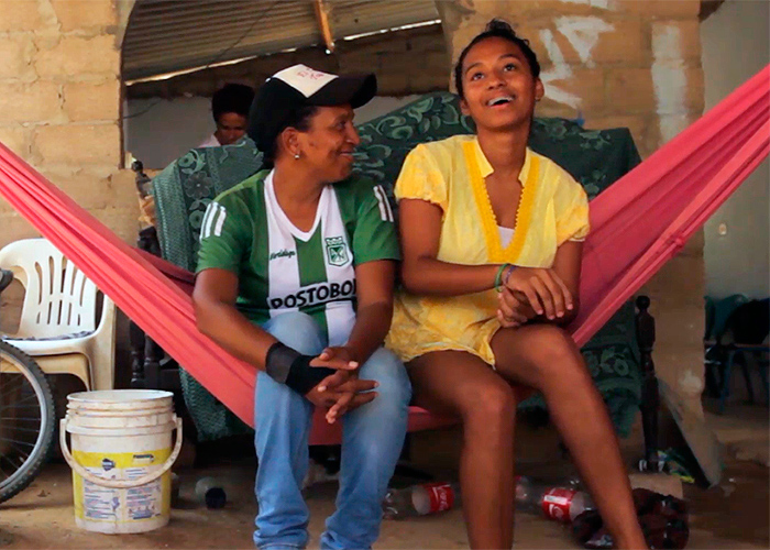 Video: El amor entre la profe y su alumna