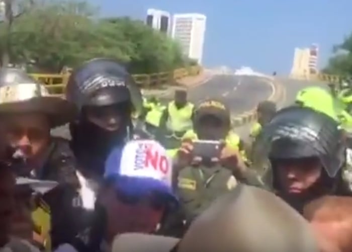 Video: El ESMAD se metió con la marcha de Uribe en Cartagena