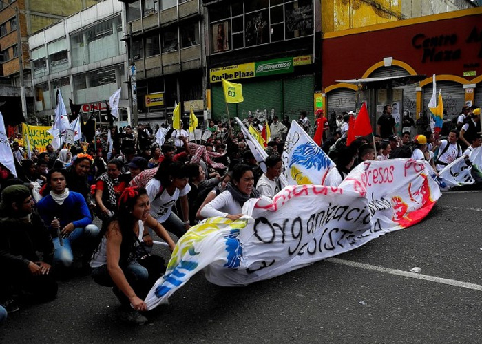 Plebiscito por la paz: que los jóvenes salven la patria