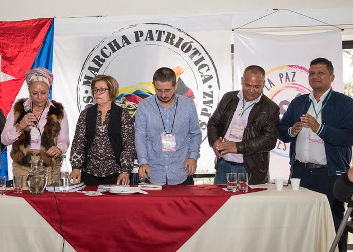 “Presidente Santos y Comandante Gabino: decreten tregua bilateral  hasta el 2 de octubre”