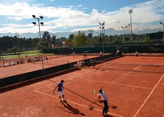 ¿Dónde jugar tenis en Bogotá sin quebrarse el bolsillo?