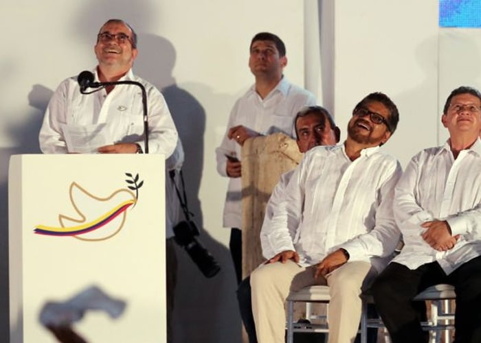 Los 'descaches históricos' en la firma de la paz