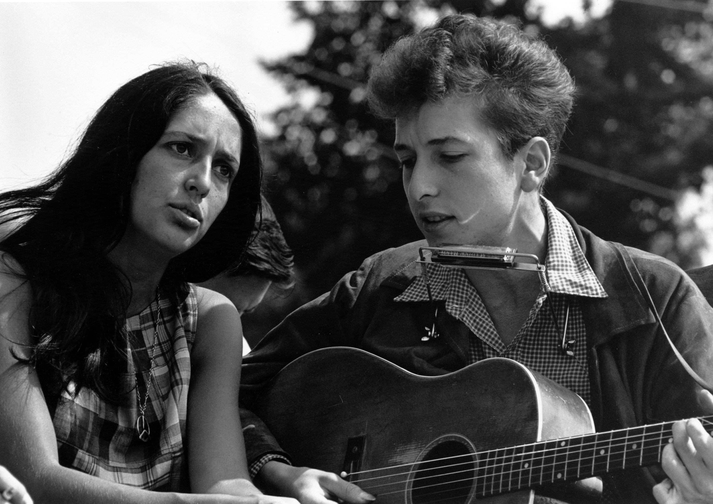 Joan Baez: La mujer que descubrió a Bob Dylan