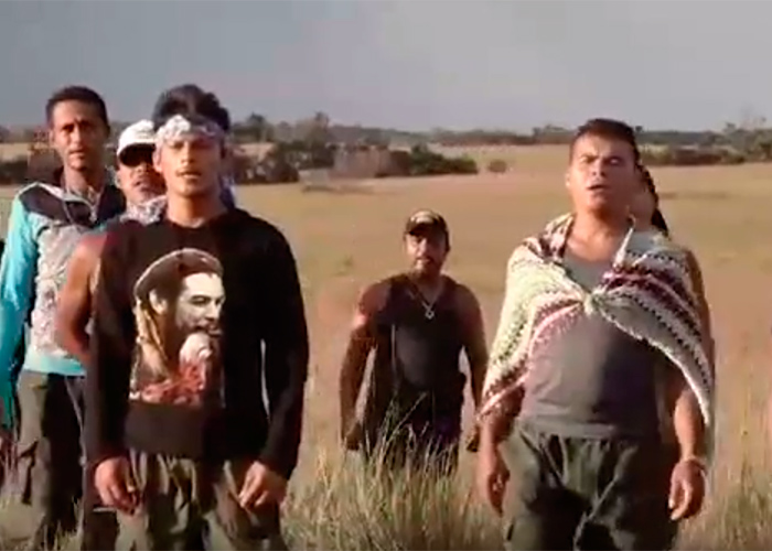 Video: Las Farc, sin uniforme y desarmadas, esperan los días sin guerra