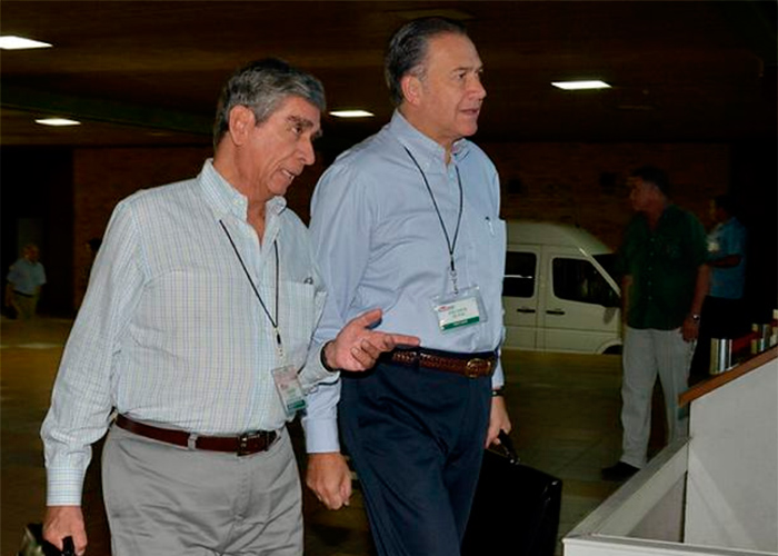 Duros reparos de coroneles y tenientes a tres militares negociadores de La Habana