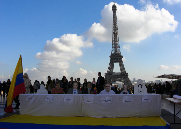 En París unieron a Santos, Timochenko y Pablo Beltrán