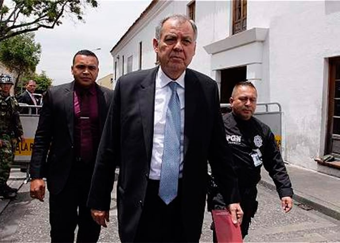 ¿Cuánto valen los 45 escoltas del exprocurador Ordóñez?