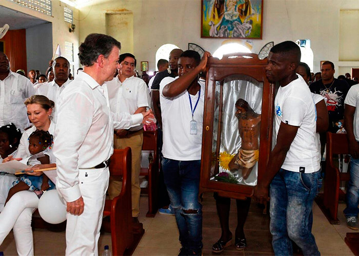 Santos dona el dinero de su Nobel a las víctimas de Bojayá