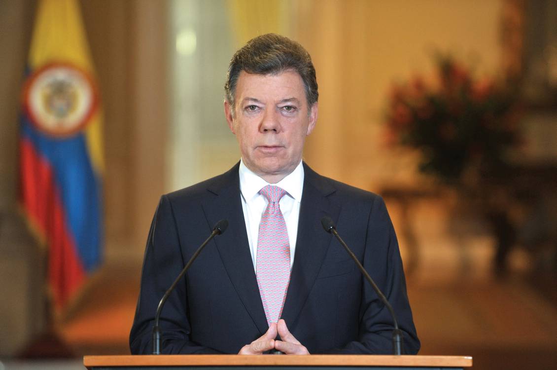 “Presidente Santos, no acepte el Nobel de paz”