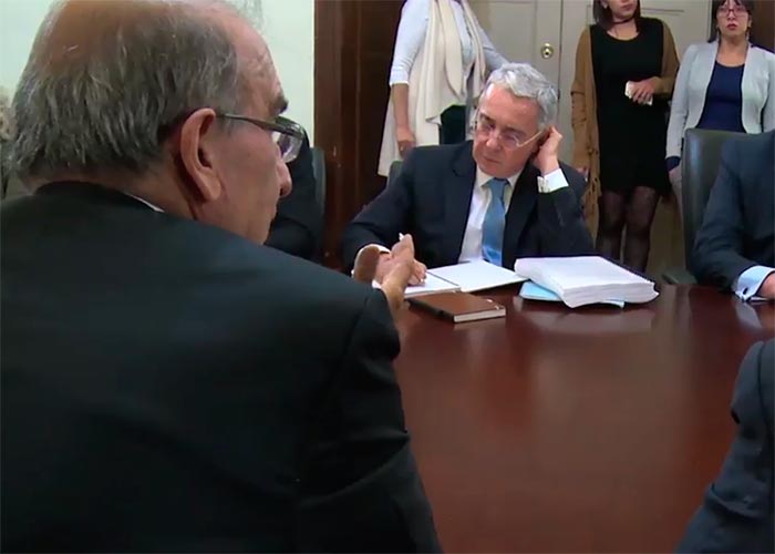Cara a cara de De la Calle y los negociadores con Uribe y los del No. Video