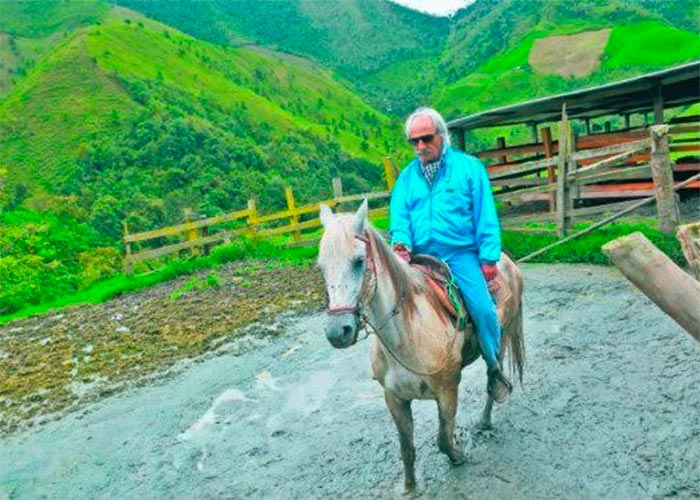 Alfredo Molano: Cuarenta años caminando Colombia y revelando un país desconocido