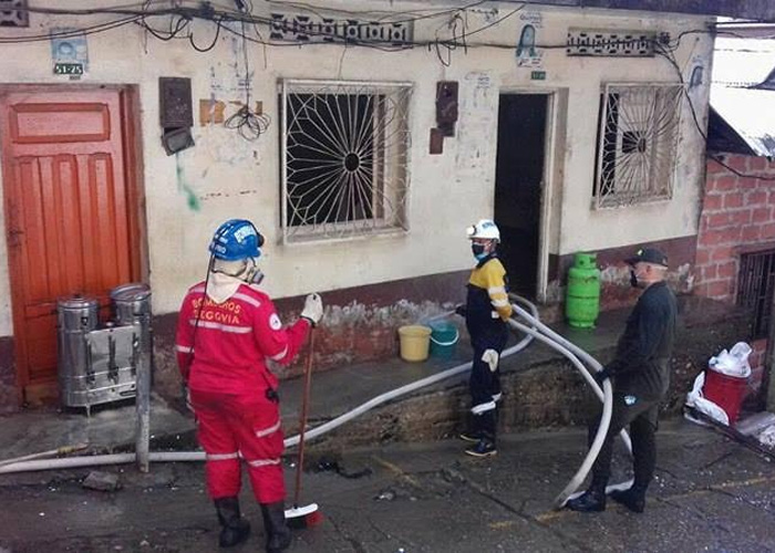 Acumuladora de Segovia, Antioquia, le sacaron 2 volquetas de basura de la casa