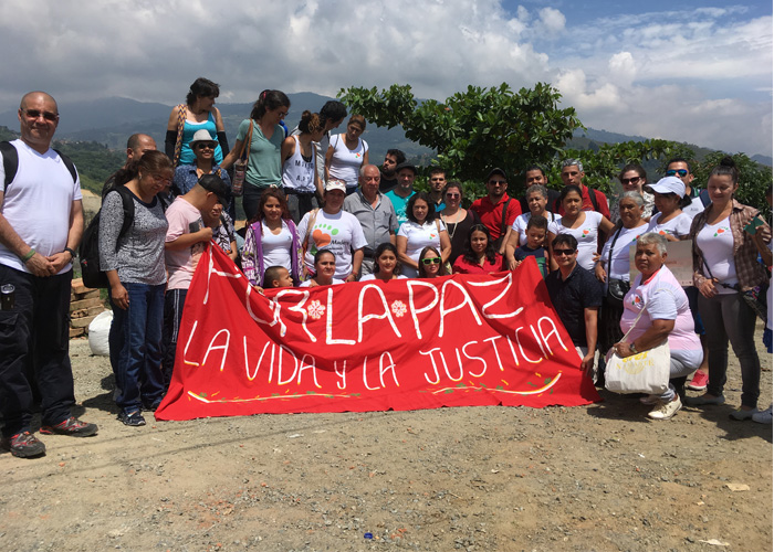 Mi experiencia en la caravana por la paz: un mundo raro