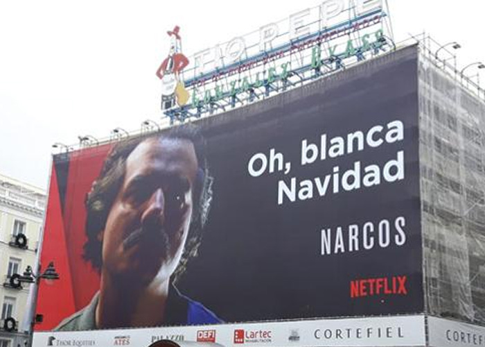 Las vallas de Pablo Escobar que tienen indignados a los colombianos en España 