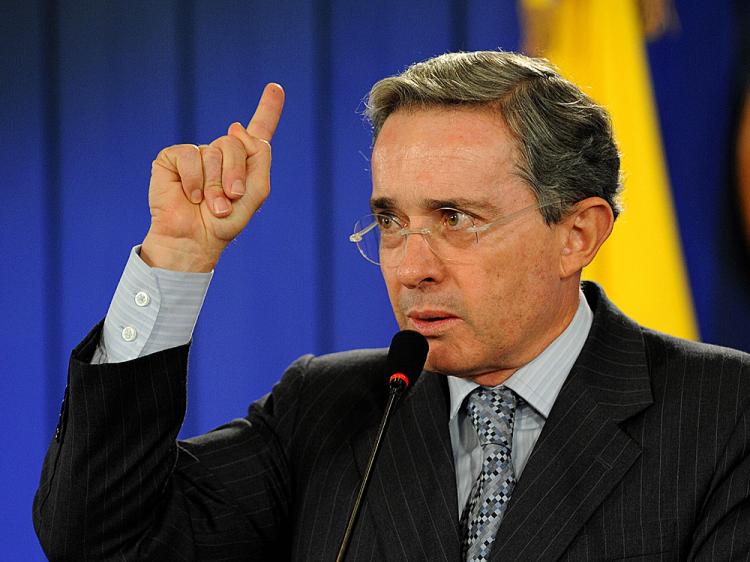 A la gente le gusta que Uribe siga manejando este país como una finca