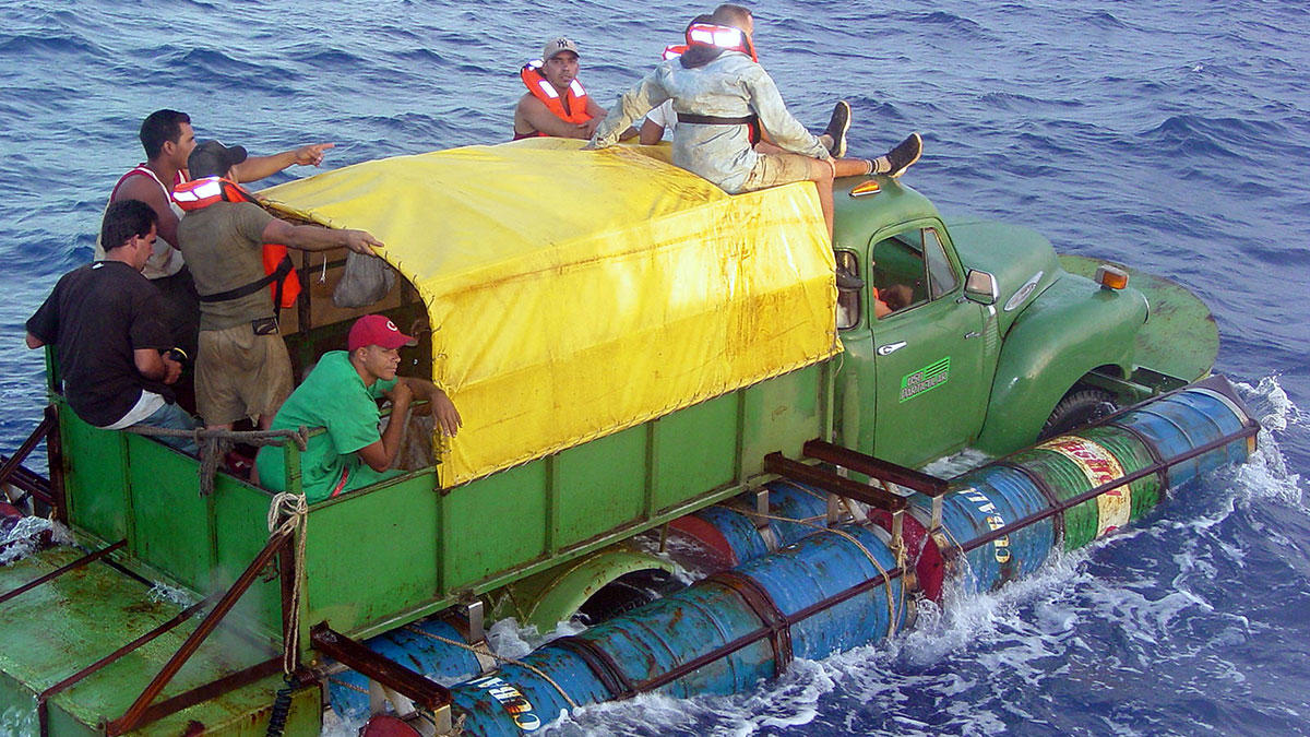 Pies secos pies mojados: Se acabó la música guantamanera