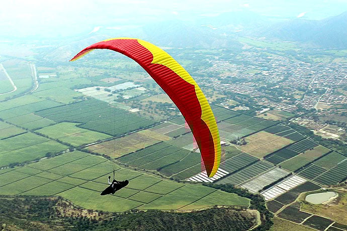 Nueve razones para ir a la válida nacional de parapente en Roldanillo