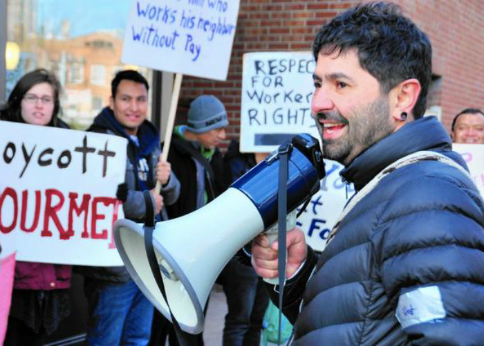 John Jairo Lugo, el pereirano que se enfrenta al garrote de Trump