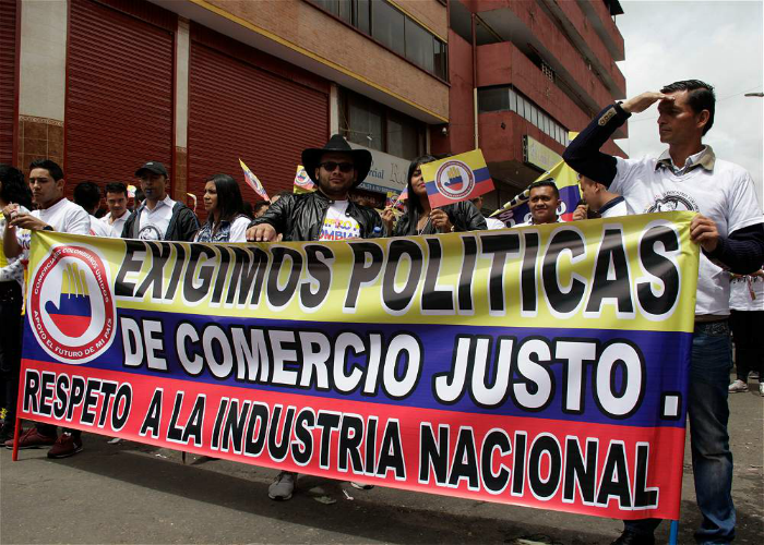 Comerciantes de San Victorino se rebelan contra el comercio chino