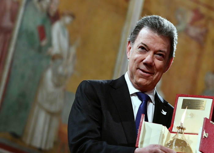 ¡No basta con un nobel de paz ni con que Bogotá sea la capital de la paz!